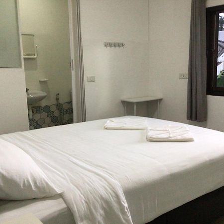Baan Talay Hostel マーク島 エクステリア 写真