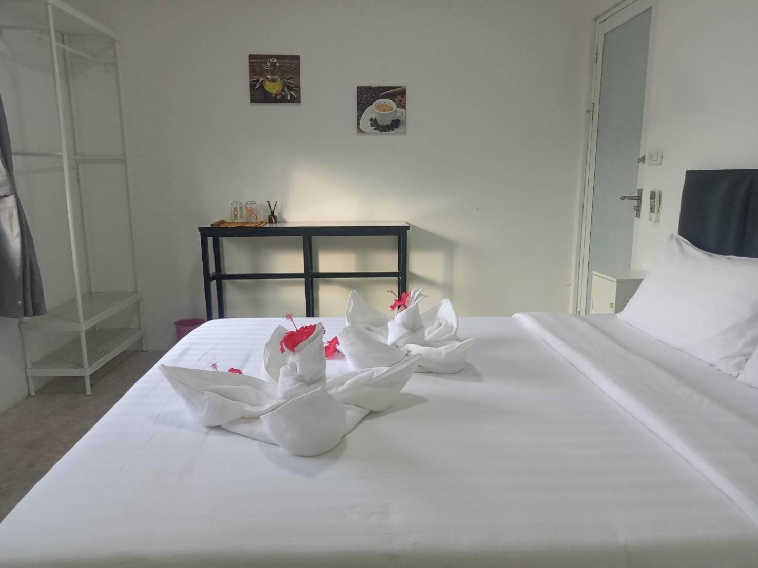 Baan Talay Hostel マーク島 エクステリア 写真